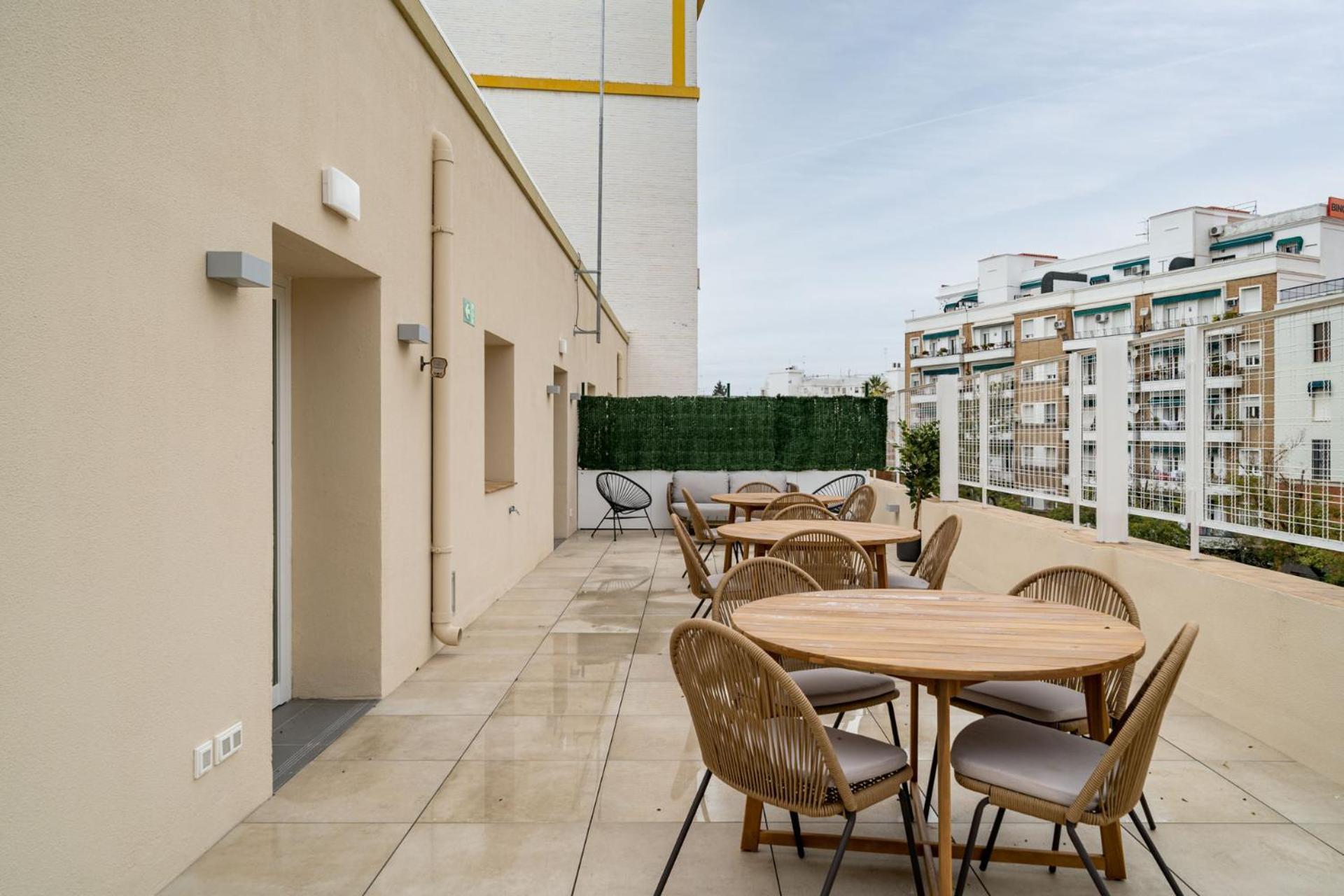 Limehome Sevilla Ronda De Capuchinos Exterior foto