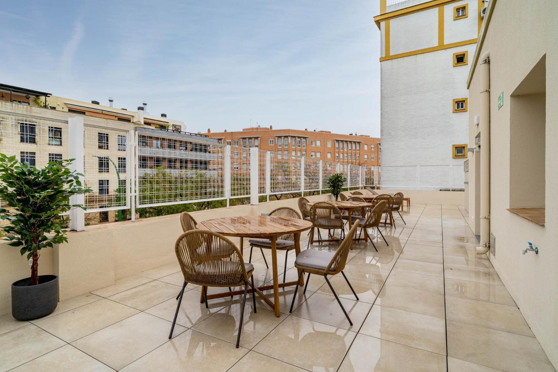 Limehome Sevilla Ronda De Capuchinos Exterior foto